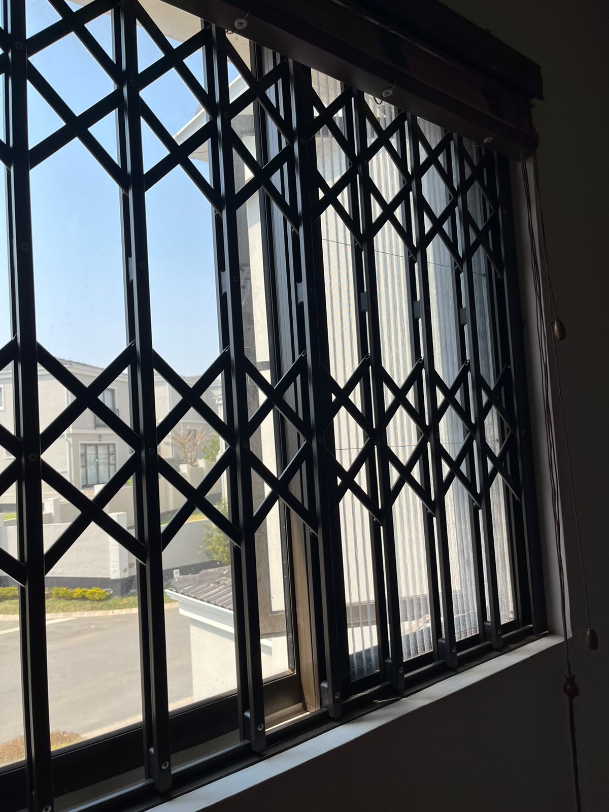 Aluminum Frames flyscreen installation 5