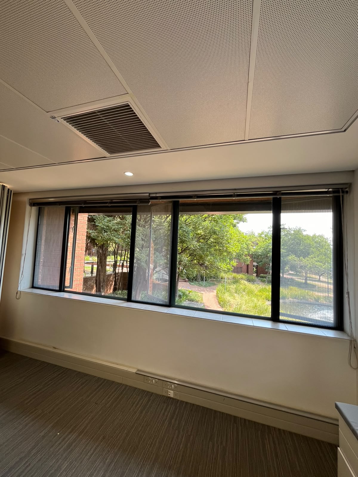 Aluminum Frames flyscreen installation 9